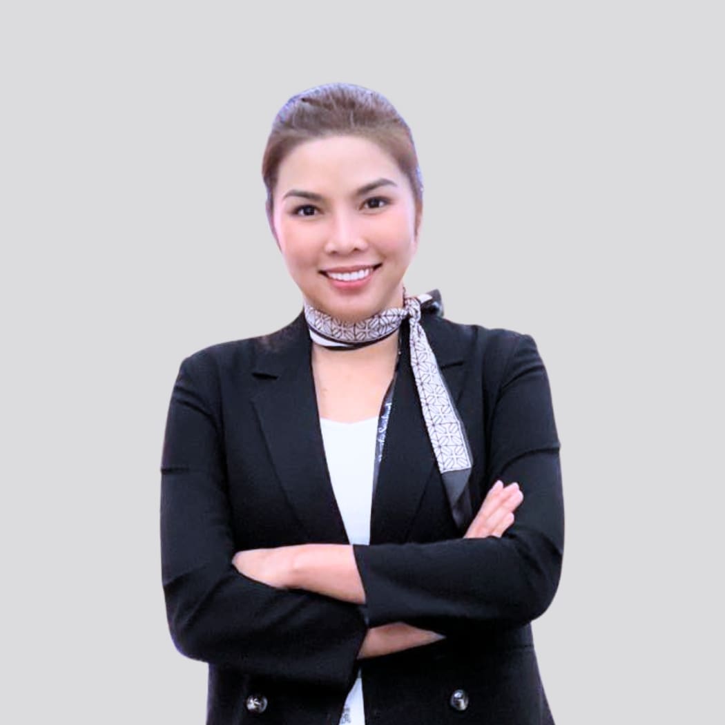 Mrs Minglee deputy director of sales